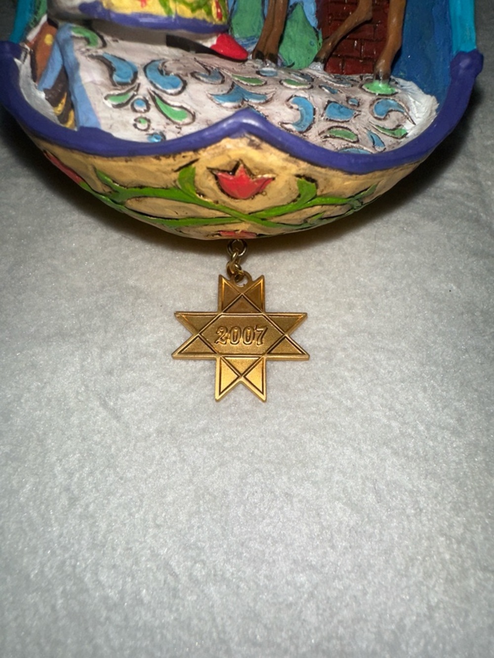 Jim Shore 2007 up on the rooftop Red Santa & Reindeer Holiday Ornament - Picture 2 of 4